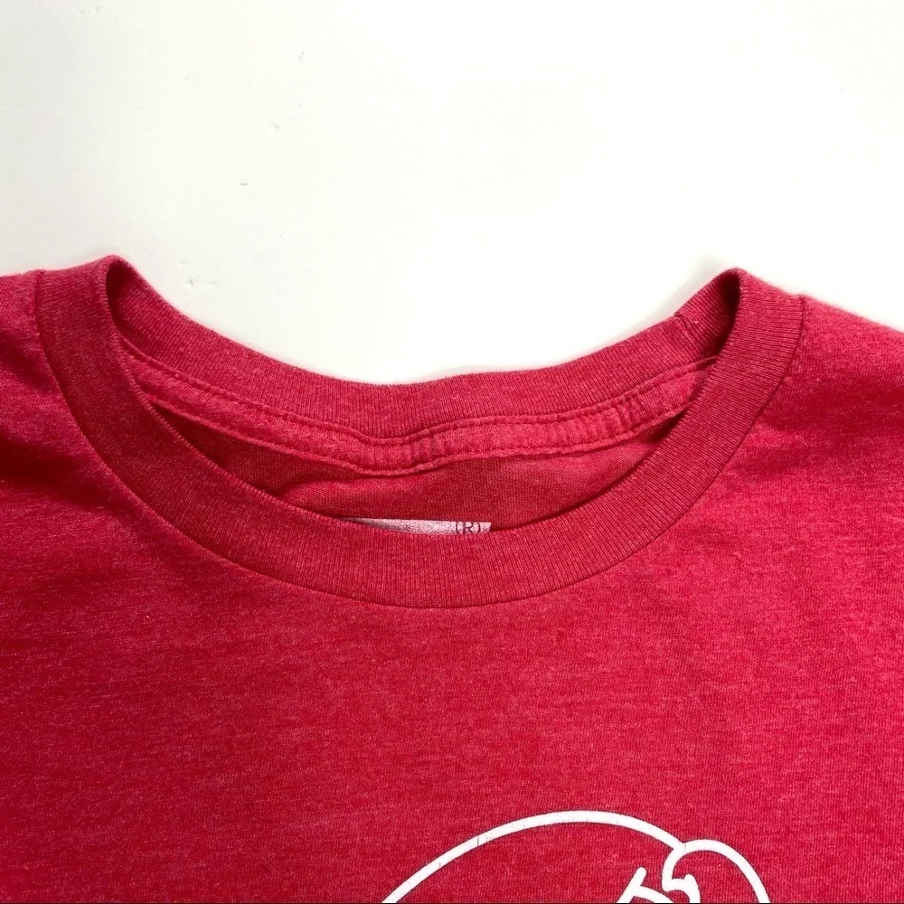 LEVI’S New York Apple Logo Casual T-Shirt in Vintage Red